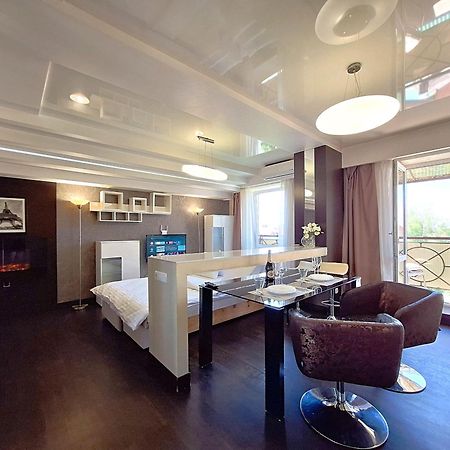 Найбільше Ліжко У Полтаві Мережа Alex Apartments Цілодобово Безконтактне Заселення Poltava Dış mekan fotoğraf